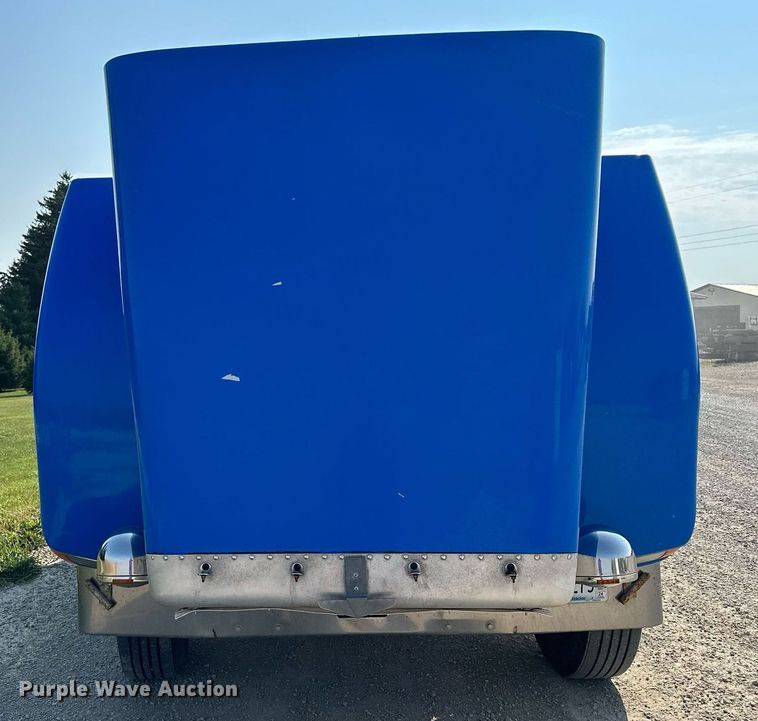 image for item MQ9460 1999 Peterbilt 377  semi truck