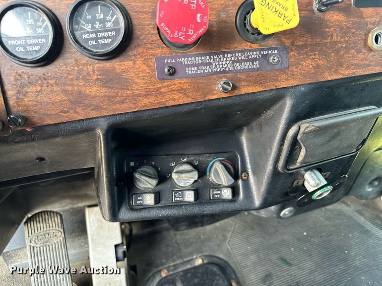 image for item MQ9460 1999 Peterbilt 377  semi truck