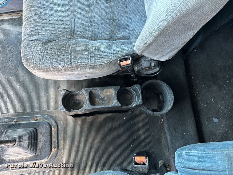 image for item MQ9460 1999 Peterbilt 377  semi truck