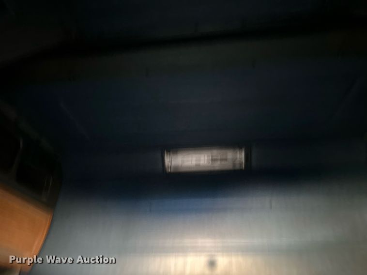 image for item MQ9460 1999 Peterbilt 377  semi truck