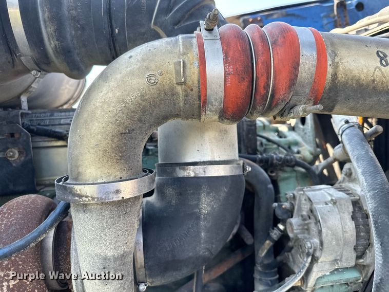 image for item MQ9460 1999 Peterbilt 377  semi truck