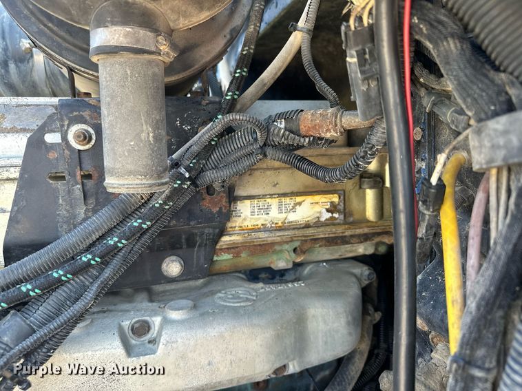 image for item MQ9460 1999 Peterbilt 377  semi truck