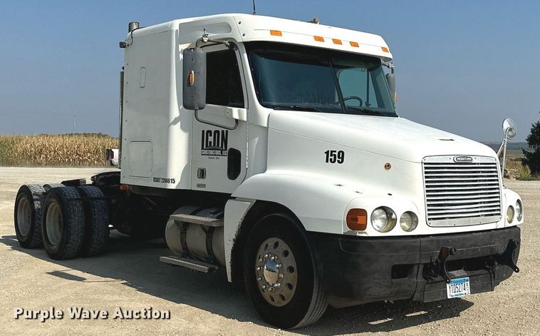 image for item MQ9461 2003 Freightliner Century Class S/T  semi truck