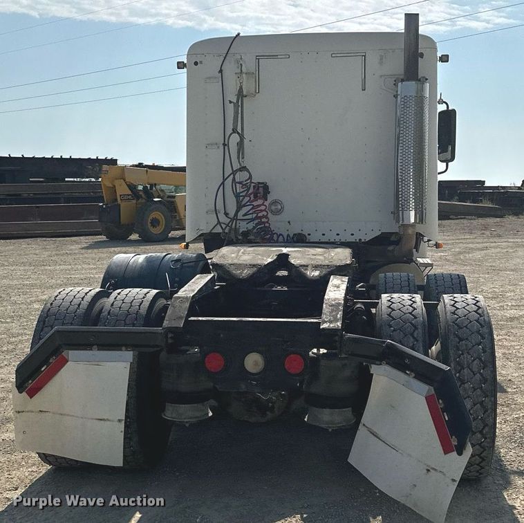 image for item MQ9461 2003 Freightliner Century Class S/T  semi truck