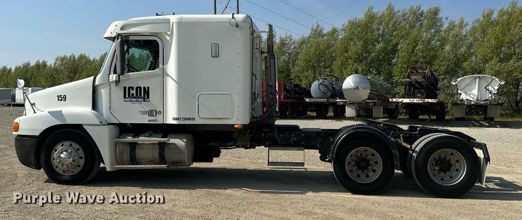 image for item MQ9461 2003 Freightliner Century Class S/T  semi truck