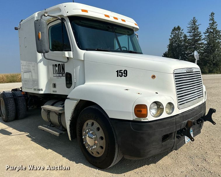 image for item MQ9461 2003 Freightliner Century Class S/T  semi truck