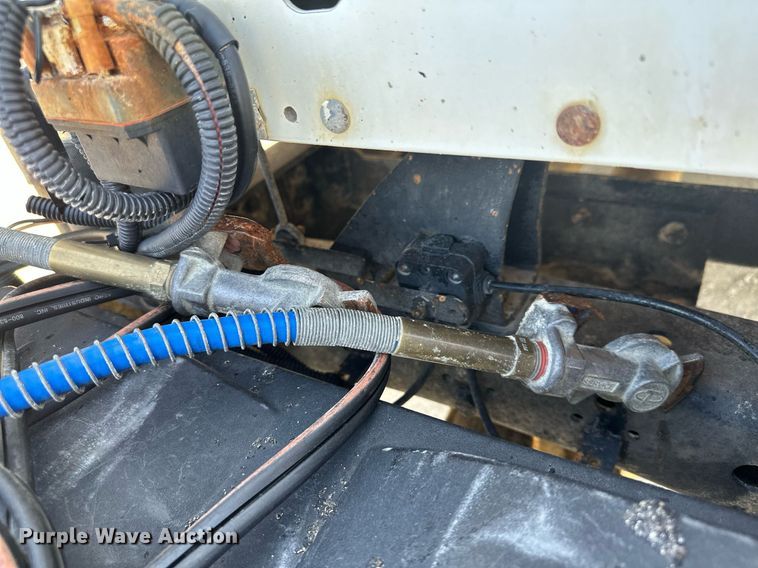 image for item MQ9461 2003 Freightliner Century Class S/T  semi truck