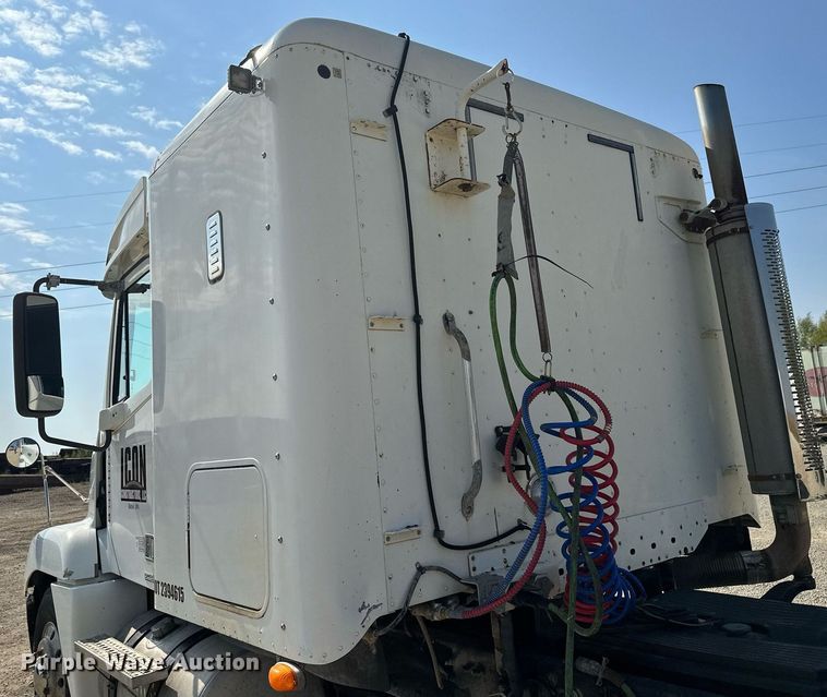 image for item MQ9461 2003 Freightliner Century Class S/T  semi truck