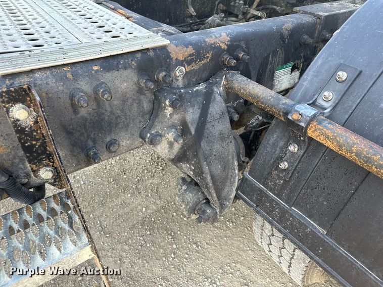 image for item MQ9461 2003 Freightliner Century Class S/T  semi truck