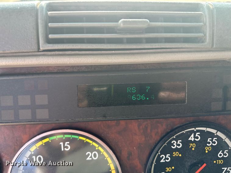 image for item MQ9461 2003 Freightliner Century Class S/T  semi truck