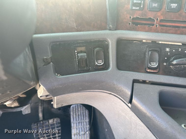 image for item MQ9461 2003 Freightliner Century Class S/T  semi truck