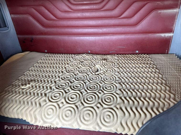 image for item MQ9461 2003 Freightliner Century Class S/T  semi truck