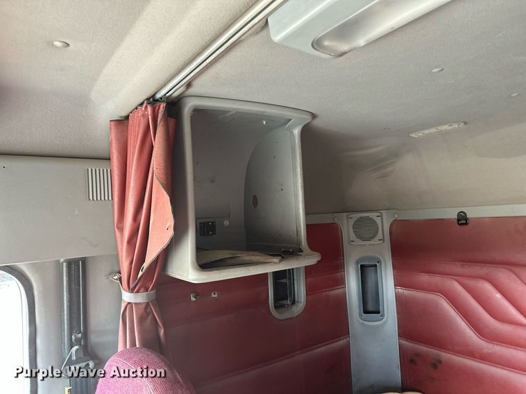 image for item MQ9461 2003 Freightliner Century Class S/T  semi truck