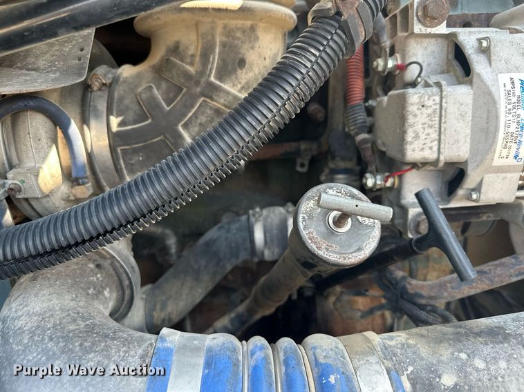 image for item MQ9461 2003 Freightliner Century Class S/T  semi truck