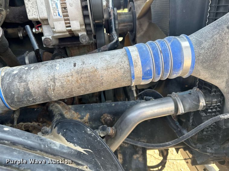 image for item MQ9461 2003 Freightliner Century Class S/T  semi truck