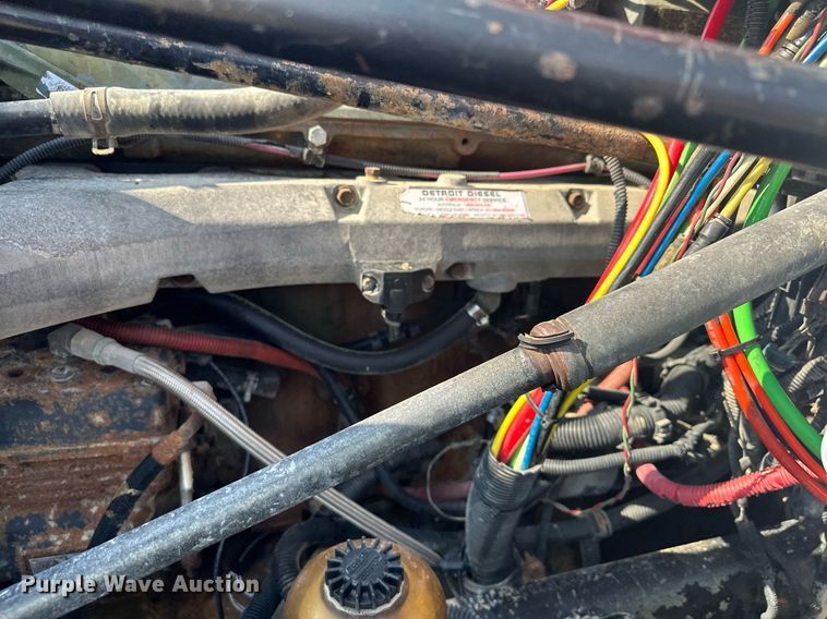 image for item MQ9461 2003 Freightliner Century Class S/T  semi truck