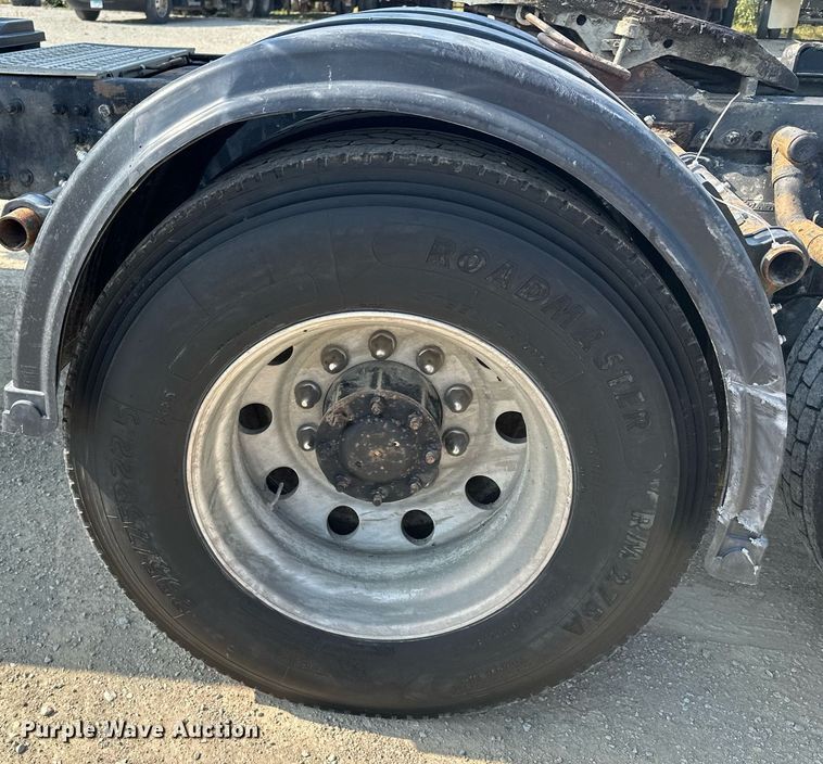 image for item MQ9461 2003 Freightliner Century Class S/T  semi truck