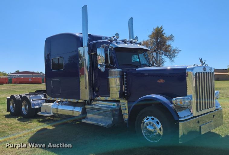 image for item MX9416 2021 Peterbilt 389  semi truck