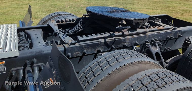 image for item MX9416 2021 Peterbilt 389  semi truck