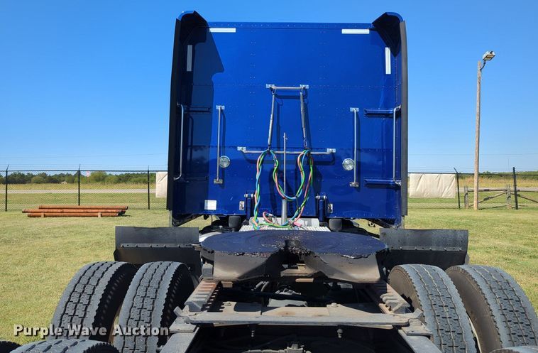 image for item MX9416 2021 Peterbilt 389  semi truck