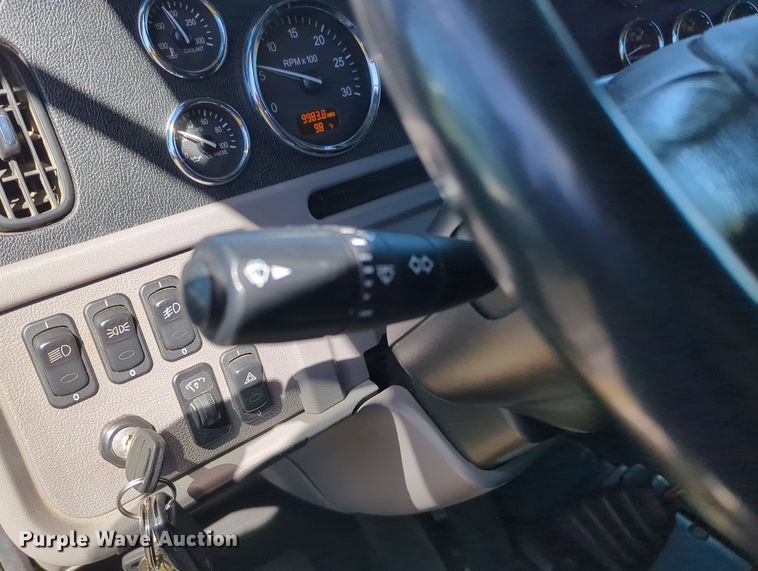 image for item MX9416 2021 Peterbilt 389  semi truck