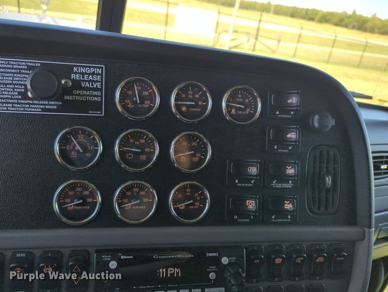 image for item MX9416 2021 Peterbilt 389  semi truck