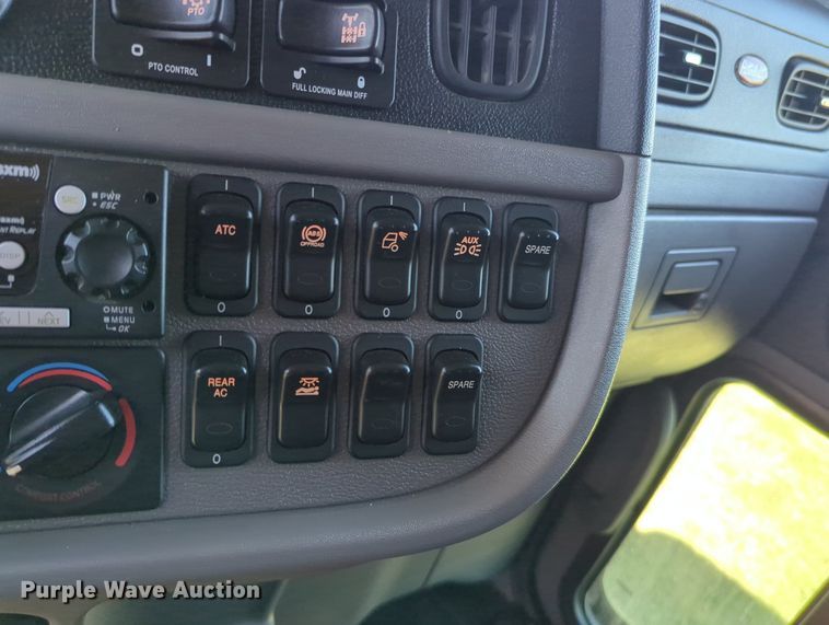 image for item MX9416 2021 Peterbilt 389  semi truck