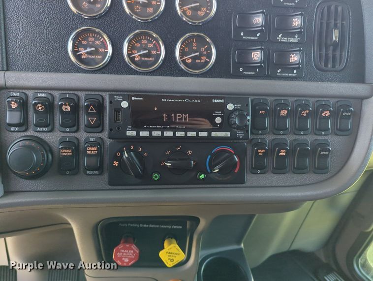 image for item MX9416 2021 Peterbilt 389  semi truck