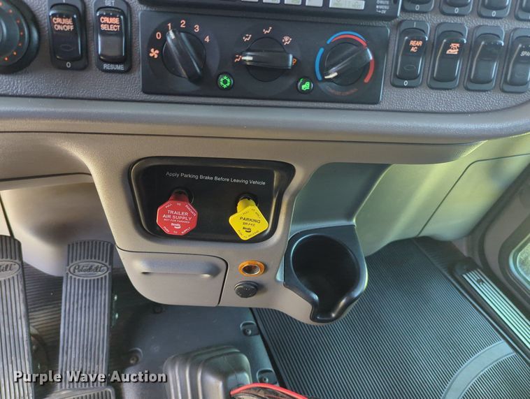 image for item MX9416 2021 Peterbilt 389  semi truck