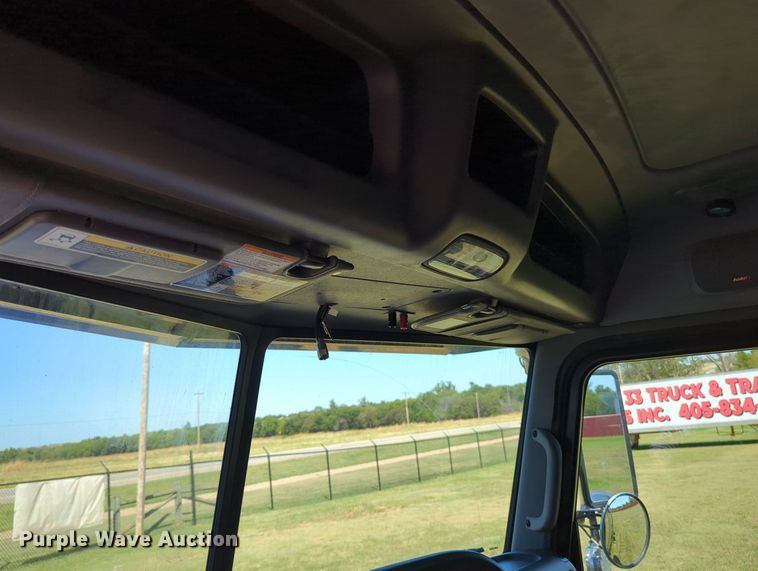 image for item MX9416 2021 Peterbilt 389  semi truck