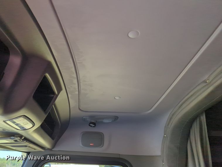 image for item MX9416 2021 Peterbilt 389  semi truck