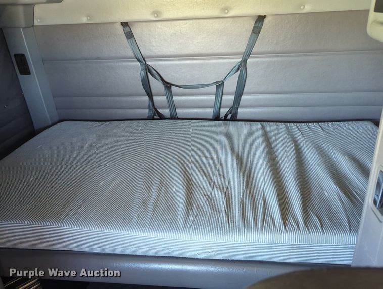 image for item MX9416 2021 Peterbilt 389  semi truck