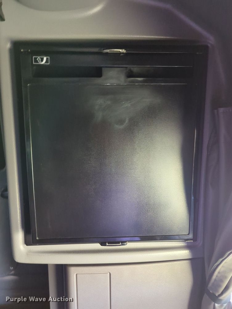 image for item MX9416 2021 Peterbilt 389  semi truck