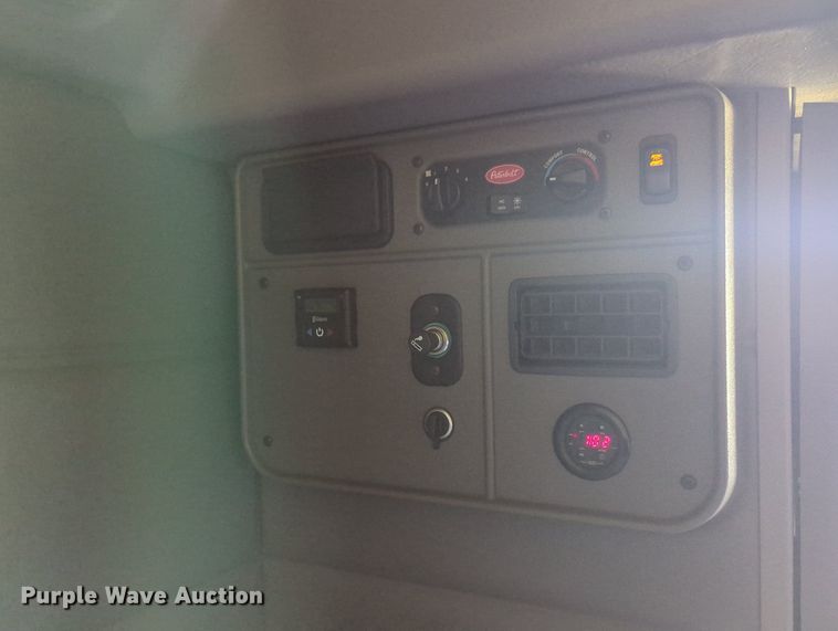 image for item MX9416 2021 Peterbilt 389  semi truck