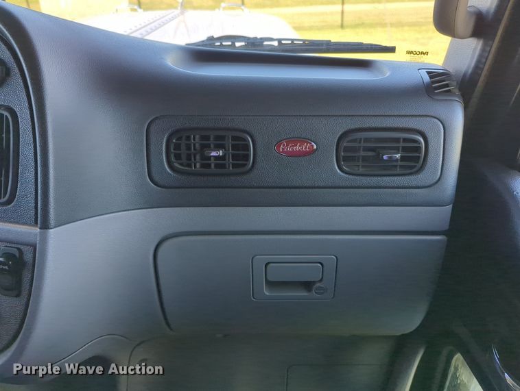 image for item MX9416 2021 Peterbilt 389  semi truck