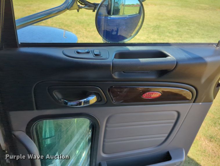 image for item MX9416 2021 Peterbilt 389  semi truck