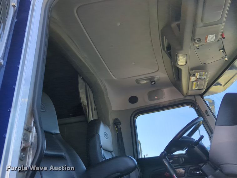 image for item MX9416 2021 Peterbilt 389  semi truck