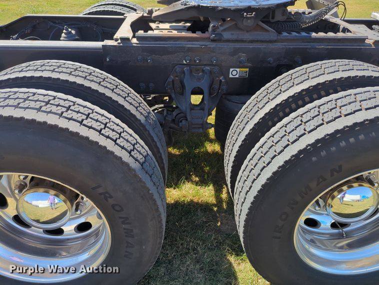 image for item MX9416 2021 Peterbilt 389  semi truck