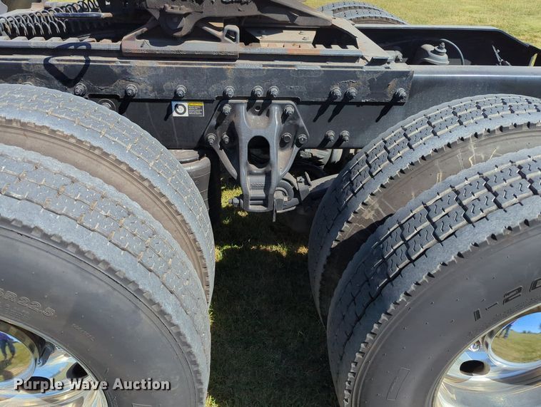 image for item MX9416 2021 Peterbilt 389  semi truck