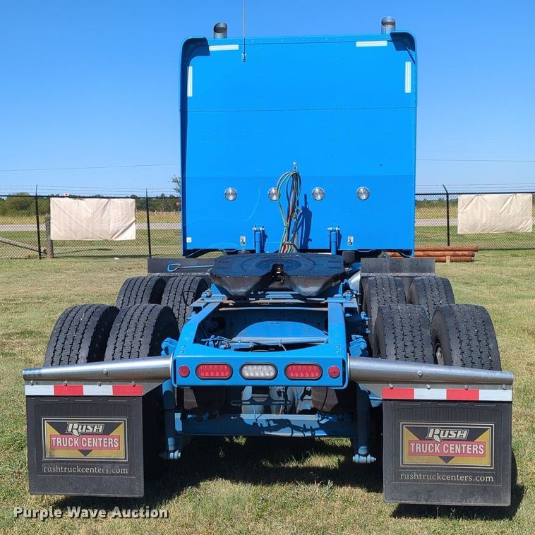 image for item MX9417 2023 Peterbilt 389  semi truck