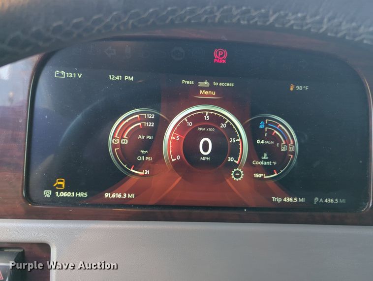 image for item MX9417 2023 Peterbilt 389  semi truck