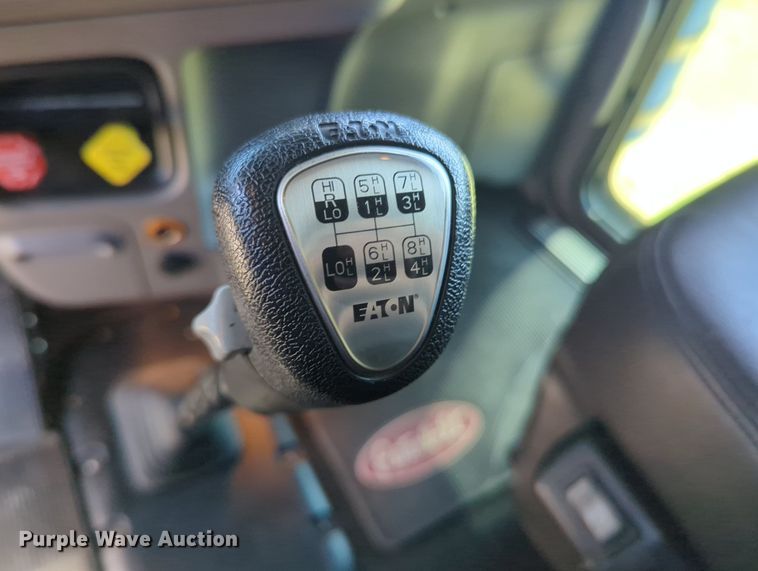 image for item MX9417 2023 Peterbilt 389  semi truck