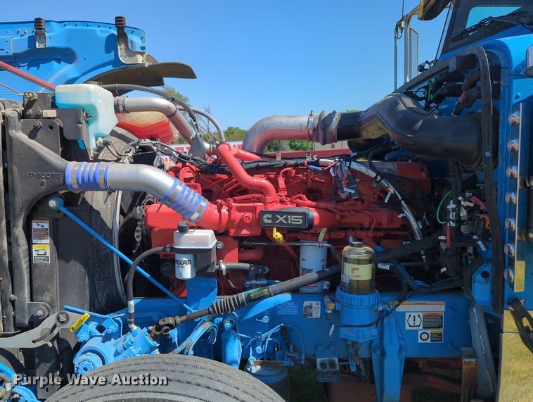 image for item MX9417 2023 Peterbilt 389  semi truck