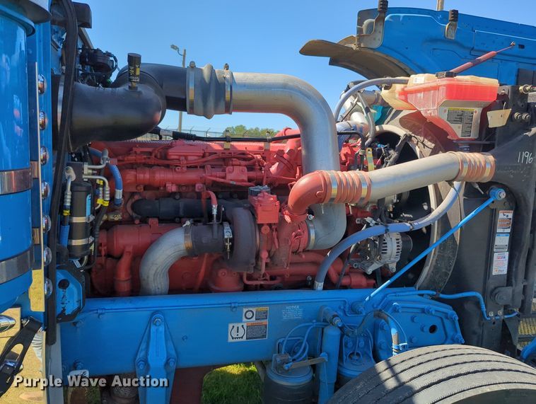 image for item MX9417 2023 Peterbilt 389  semi truck