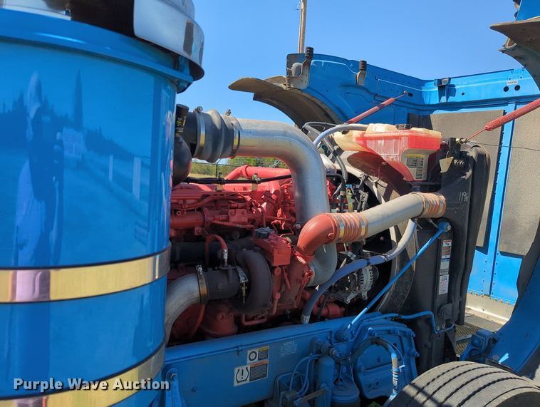 image for item MX9417 2023 Peterbilt 389  semi truck