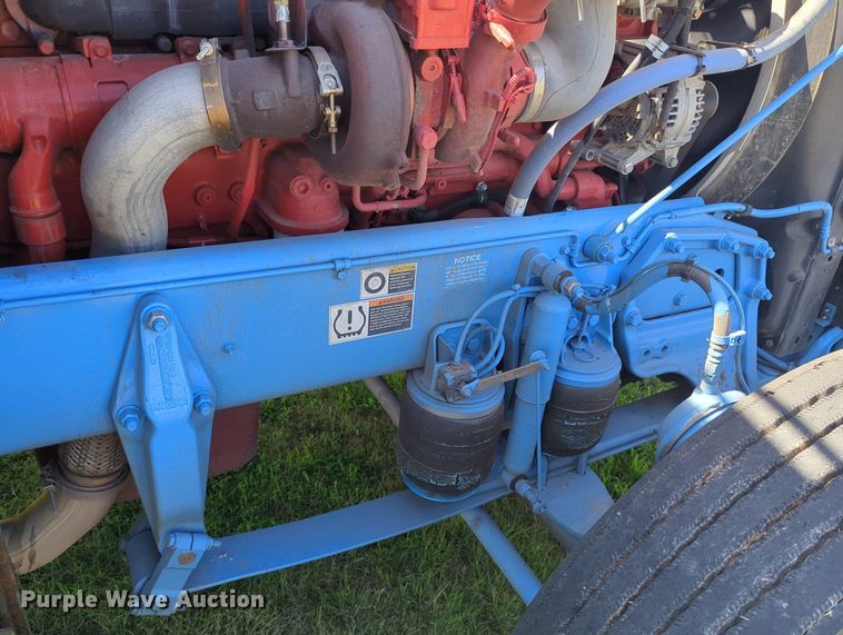 image for item MX9417 2023 Peterbilt 389  semi truck