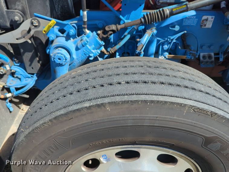 image for item MX9417 2023 Peterbilt 389  semi truck