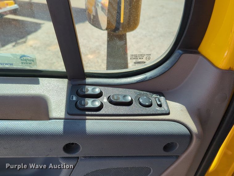 image for item MY9965 2018 Freightliner Cascadia  semi truck