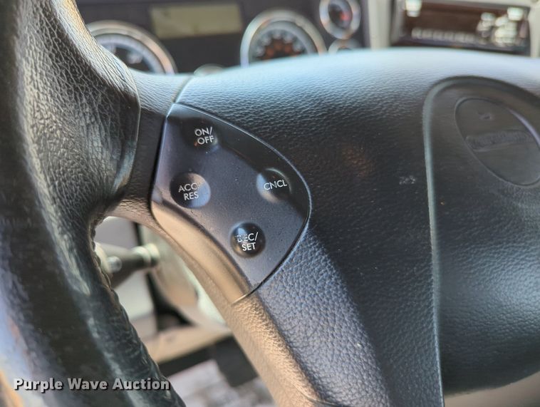 image for item MY9965 2018 Freightliner Cascadia  semi truck