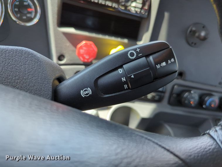 image for item MY9965 2018 Freightliner Cascadia  semi truck